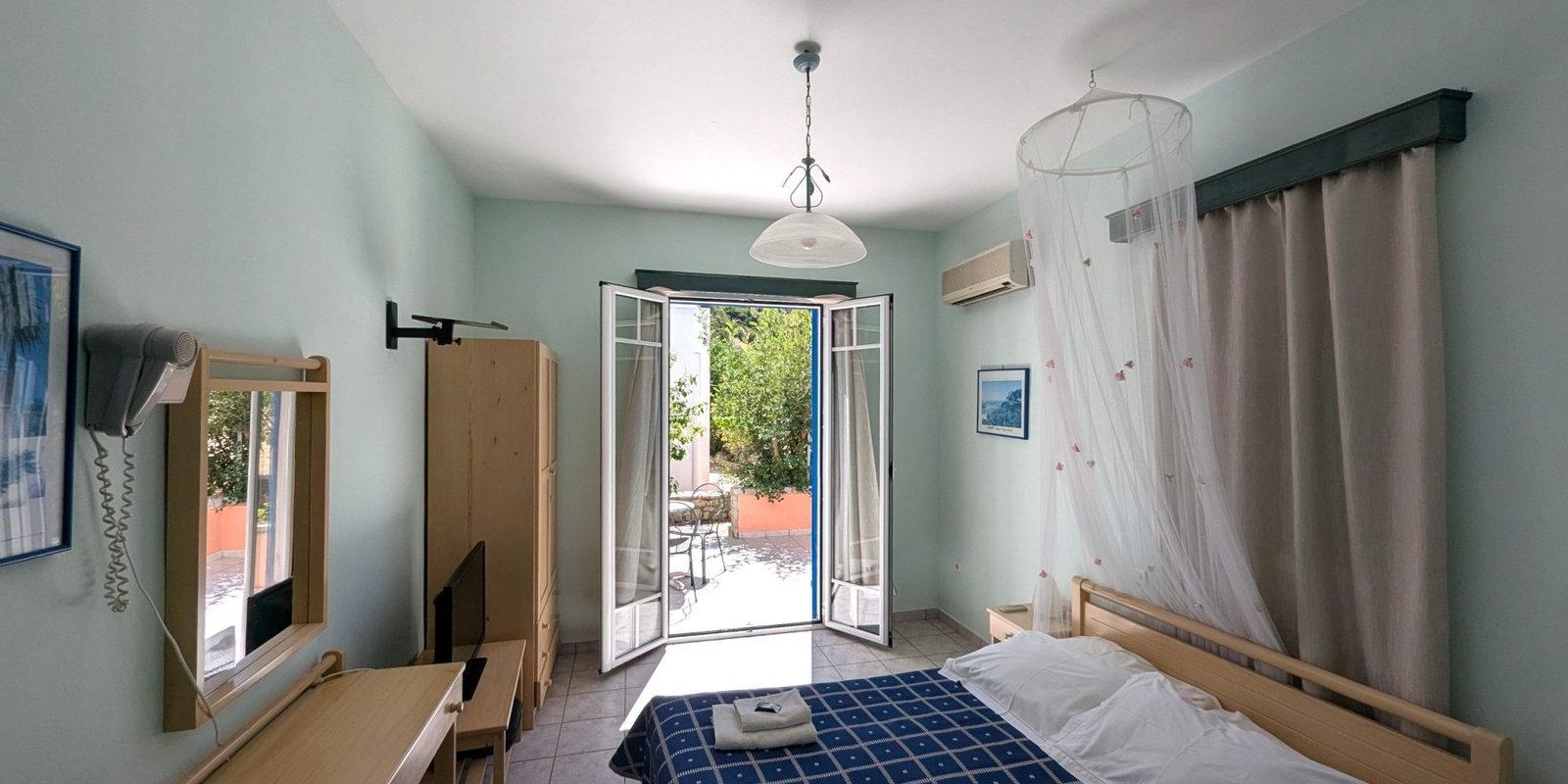 313A – Platia Ammos – Small rental complex close to the sea (1)
